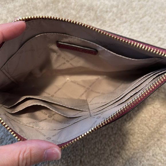 Michael Kors Leather Wristlet NWOT - Picture 2 of 3